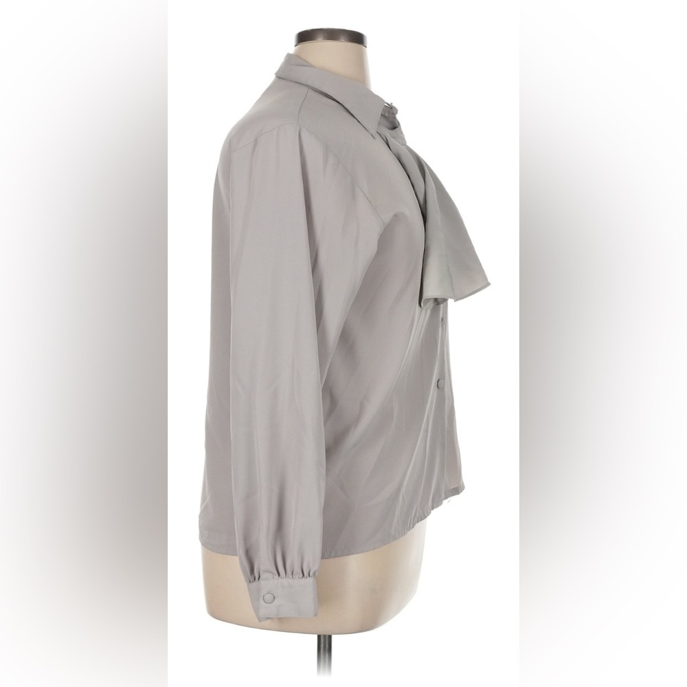 Yves St. Clair Gray Button Down Blouse with Notched Collar - Picture 4 of 4